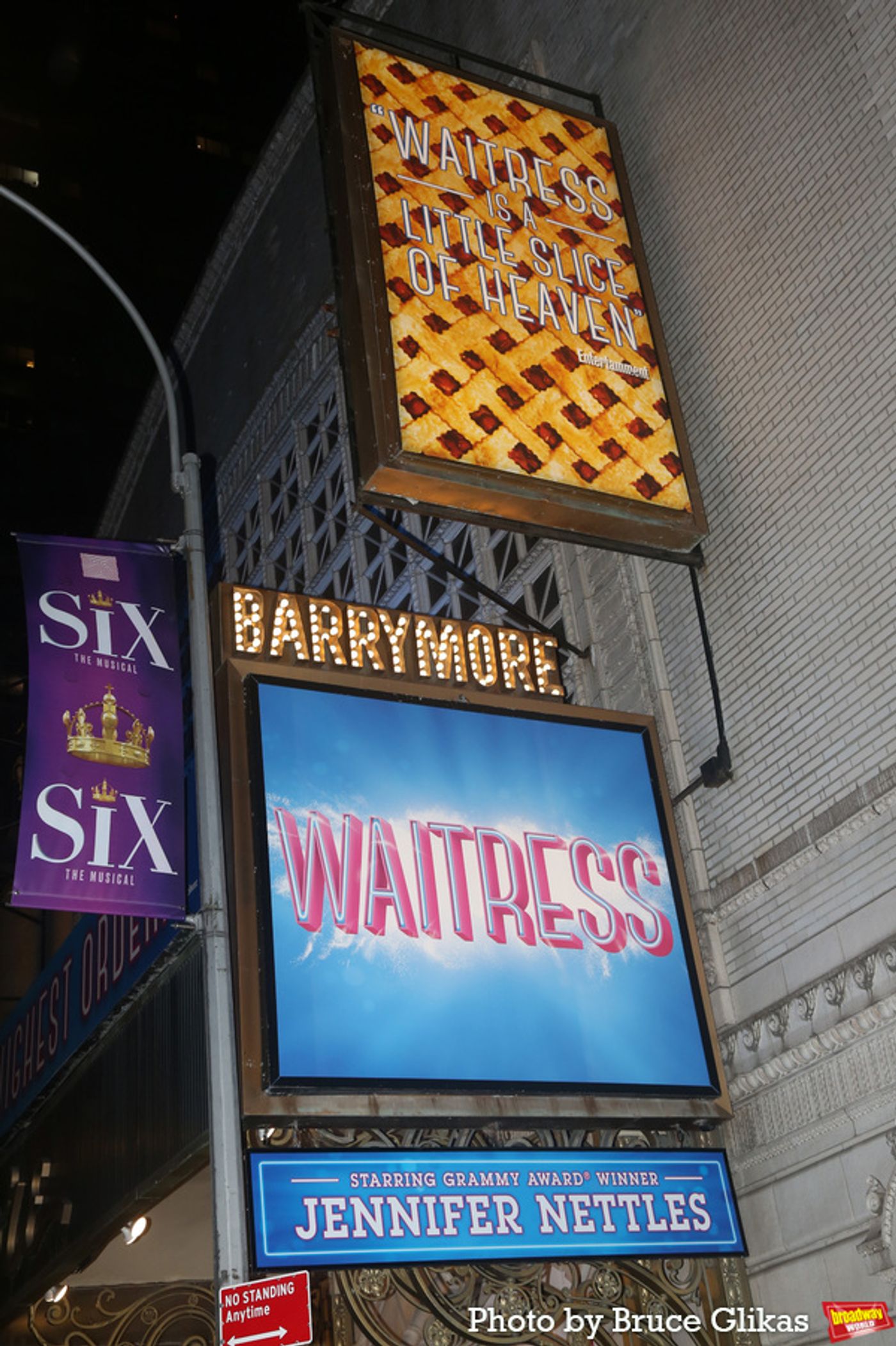 Photos: Jennifer Nettles, Erich Bergen, Nik Dodani and Ben Thompson Take First Bows in WAITRESS  Image