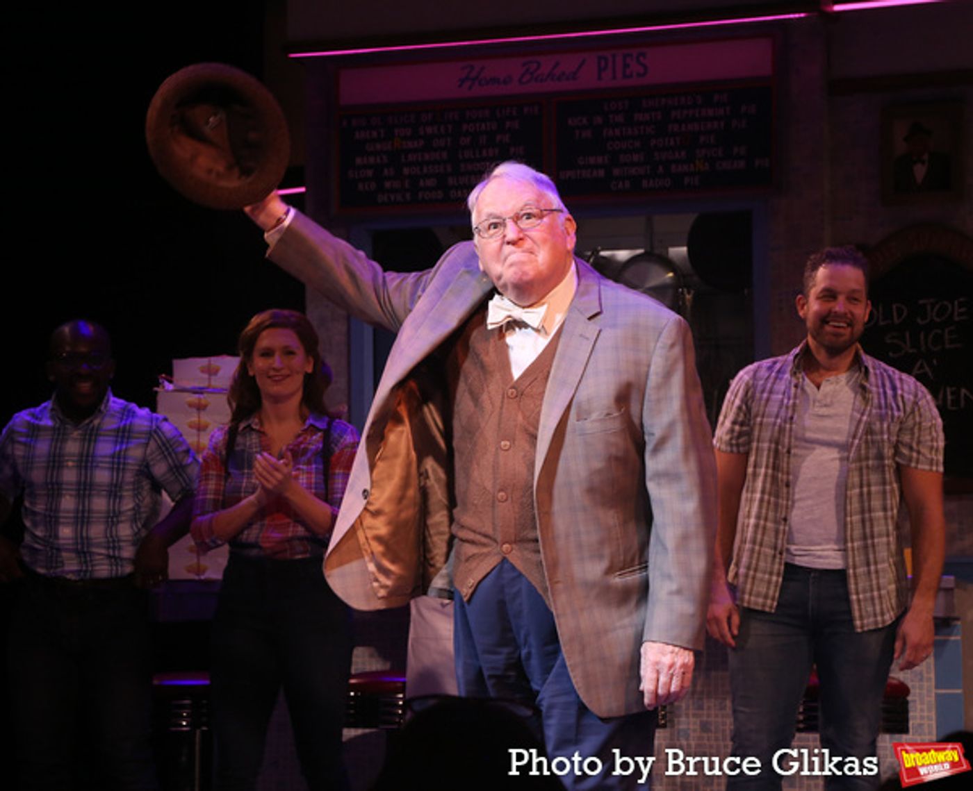 Photos: Jennifer Nettles, Erich Bergen, Nik Dodani and Ben Thompson Take First Bows in WAITRESS  Image