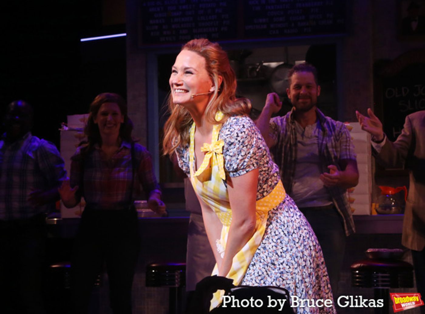 Photos: Jennifer Nettles, Erich Bergen, Nik Dodani and Ben Thompson Take First Bows in WAITRESS  Image