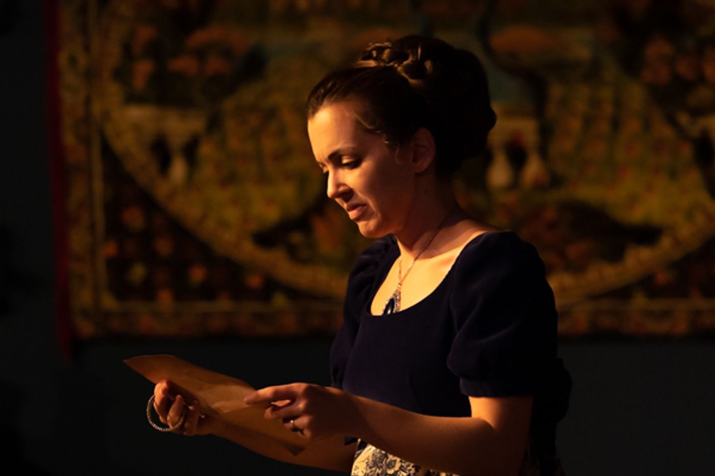 Photos: First look at Curtain Players' ANGEL STREET Photos: First look at Curtain Players' ANGEL STREET Image