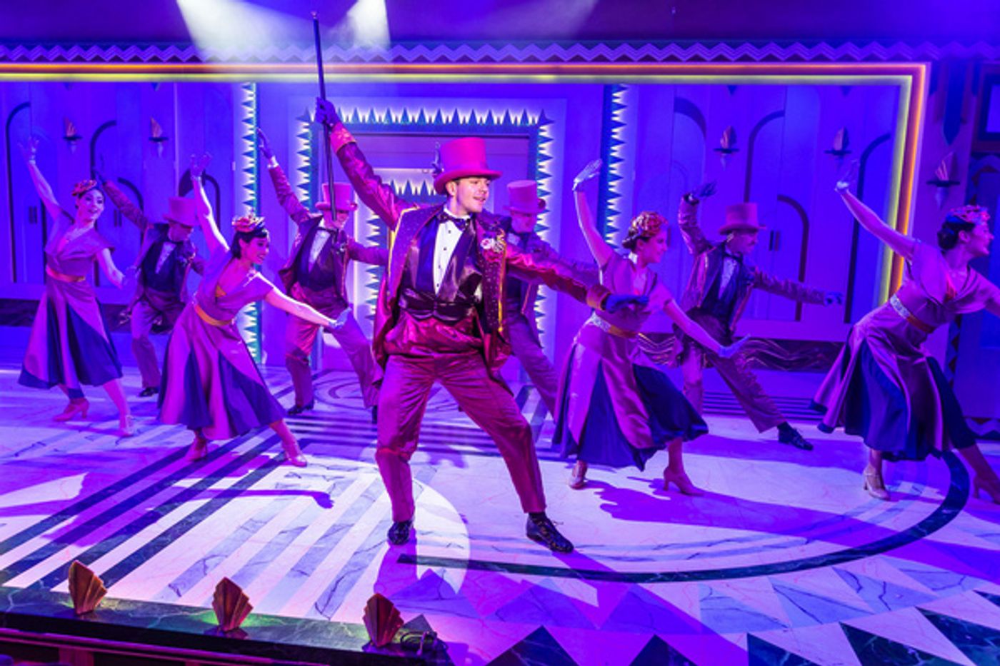 Photos: First Look at TOP HAT At The Mill At Sonning  Image