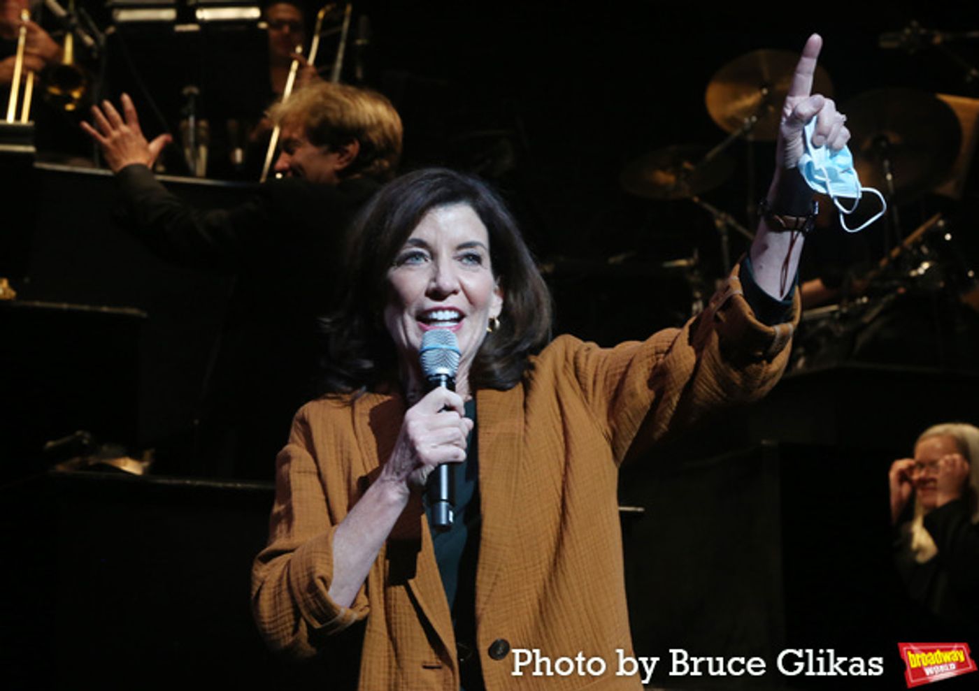 Photos: New York Governor Kathy Hochul Visits CHICAGO on Broadway  Image