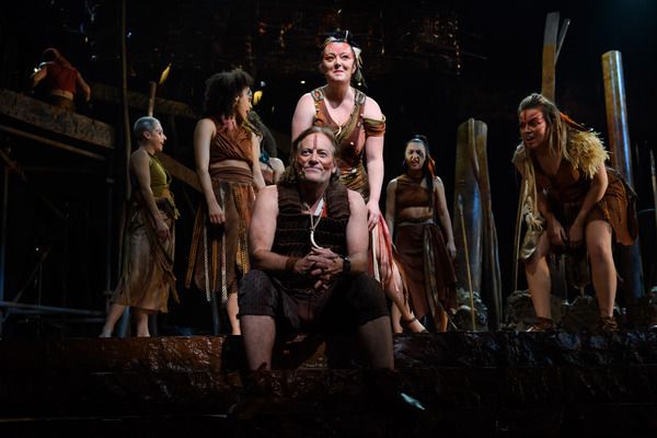 Jemima Brown, Ella Martine, Glenn Carter, Samantha Mercer, Yuki Abe, and Kayleigh McK Photo