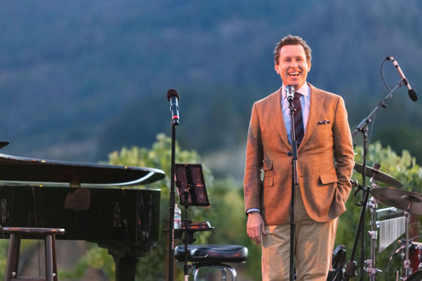 Photos: Beth Leavel and Taylor Iman Jones Perform at BROADWAY AND VINE  Image