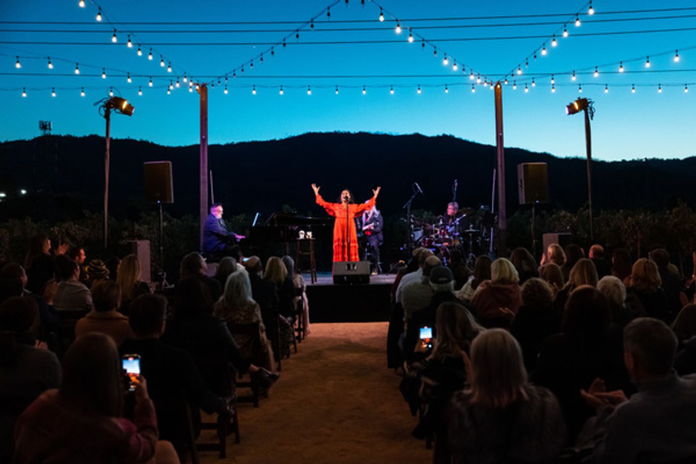 Photos: Beth Leavel and Taylor Iman Jones Perform at BROADWAY AND VINE  Image