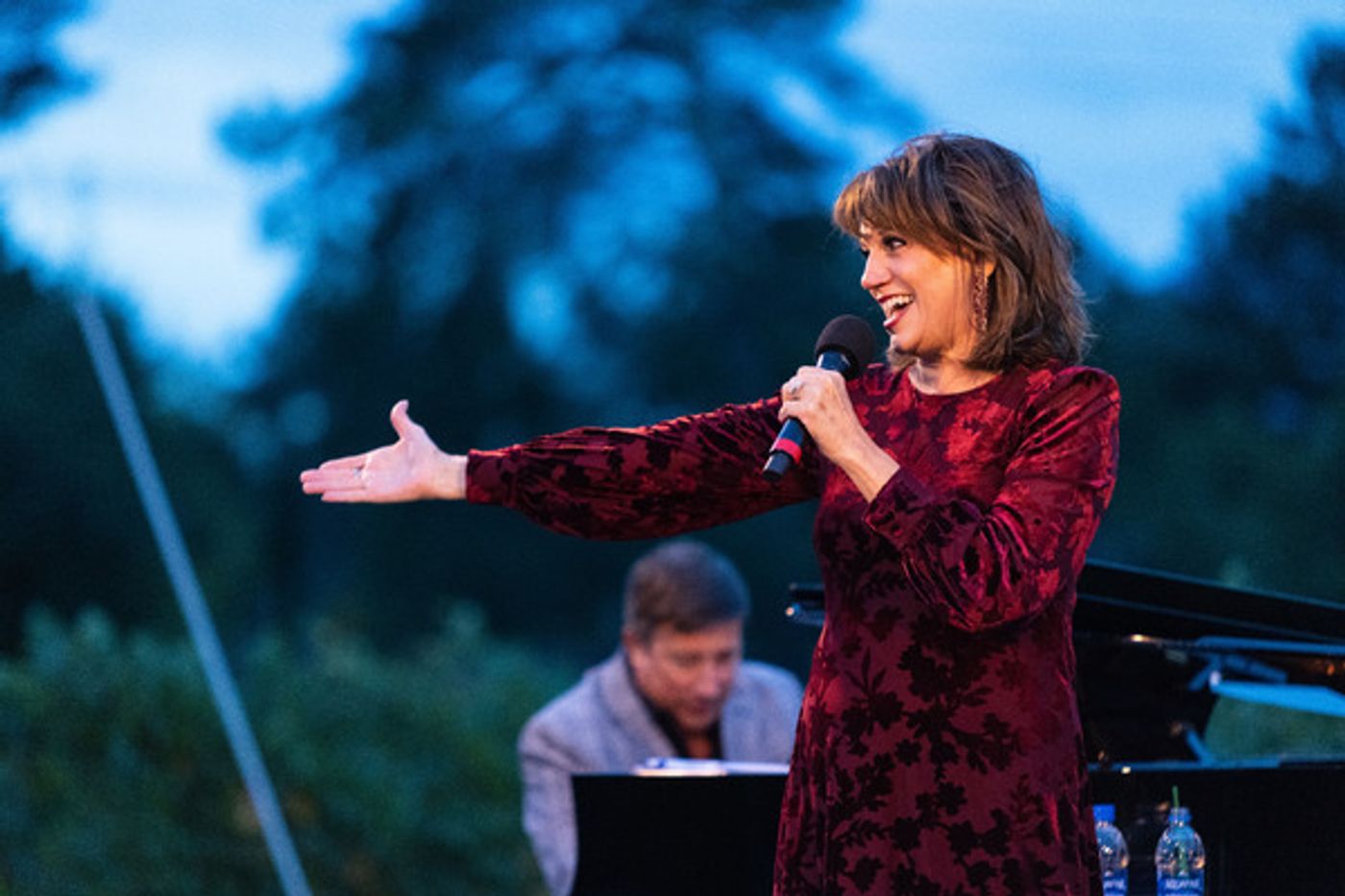 Photos: Beth Leavel and Taylor Iman Jones Perform at BROADWAY AND VINE  Image