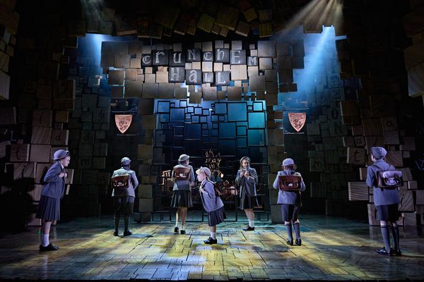 Photos: MATILDA THE MUSICAL Celebrates its 10th Birthday; All New Production Photos Released! — photo 12 of 22