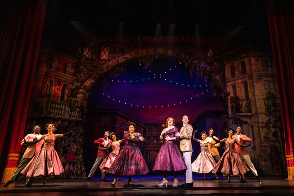 The cast of the National Tour of TOOTSIE at PHOTO/VIDEO: Get A First Look At TOOTSIE On Tour
