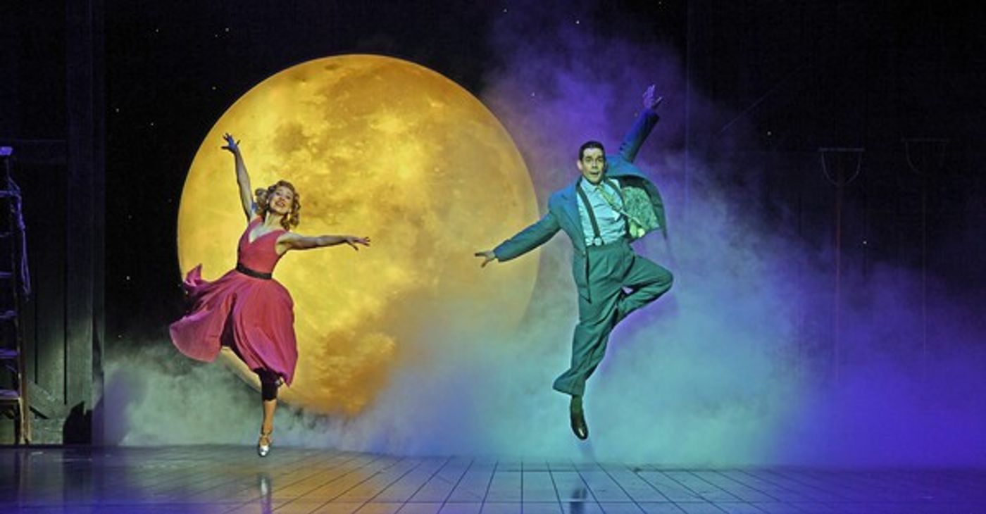 Photos: See Sally Ann Triplett, Emily Langham, Dan Burton & More in the WHITE CHRISTMAS UK Tour  Image