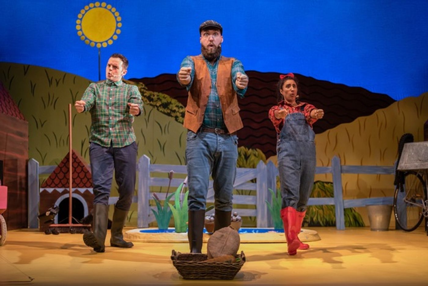 Photos: WHAT THE LADYBIRD HEARD to Open at Milton Keynes Theatre  Image