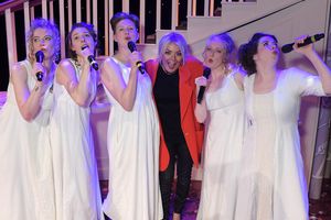 Sheridan Smith with Meghan Tyler, Christina Gordon, Hannah Jarrett-Scott, Tori Burges Photo