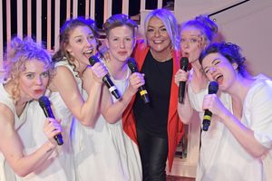 Sheridan Smith with Meghan Tyler, Christina Gordon, Hannah Jarrett-Scott, Tori Burges Photo