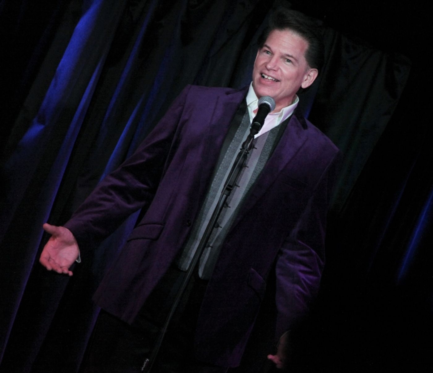 Review: Dorian Woodruff Returns Triumphantly to Pangea With STUDIO MUSICIAN: THE MUSIC OF MANILOW  Image