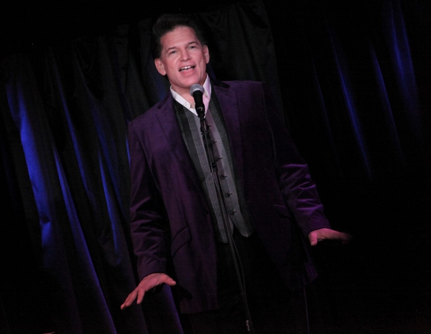 Review: Dorian Woodruff Returns Triumphantly to Pangea With STUDIO MUSICIAN: THE MUSIC OF MANILOW  Image