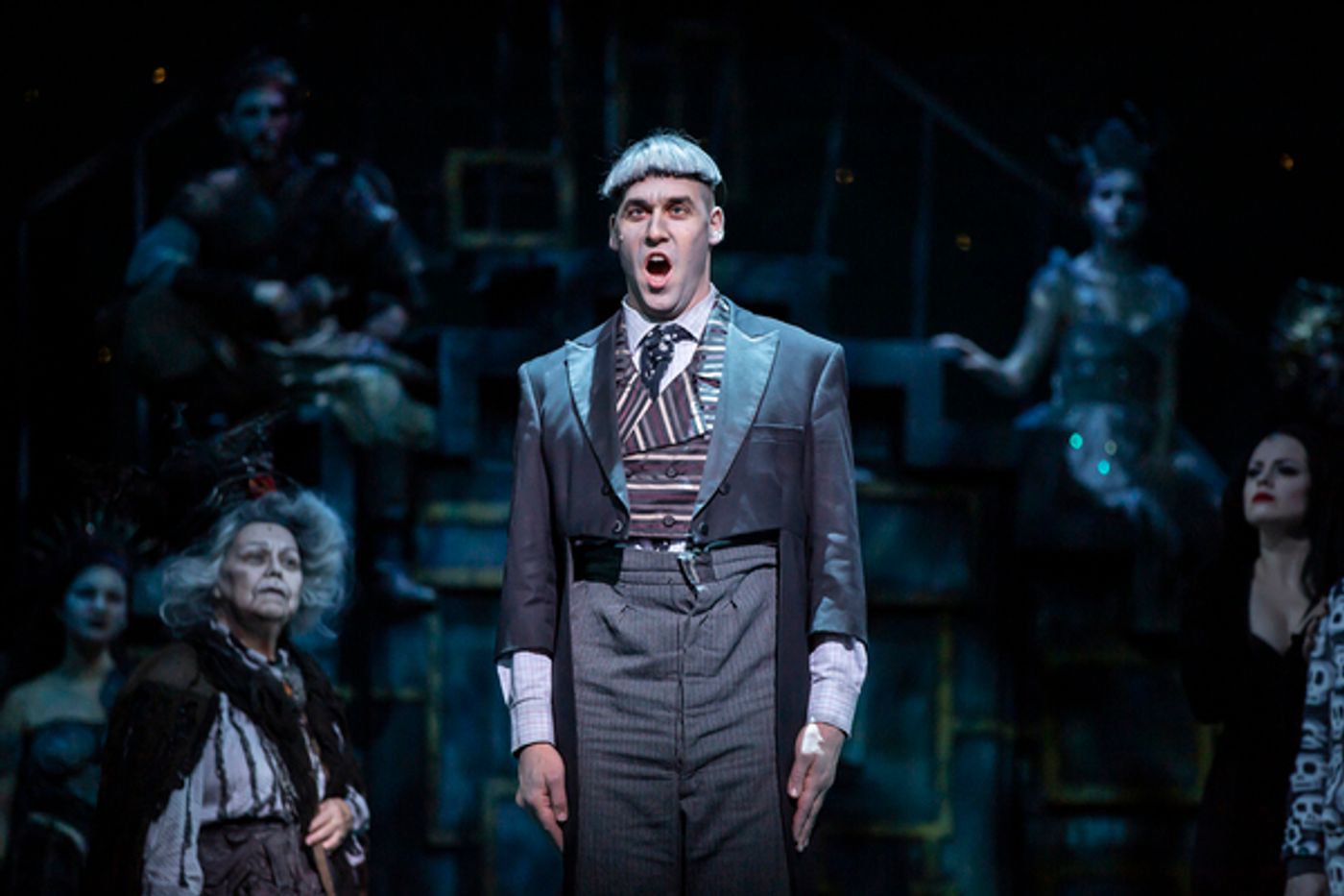 Photos: First Look at the UK and Ireland Tour of THE ADDAMS FAMILY  Image