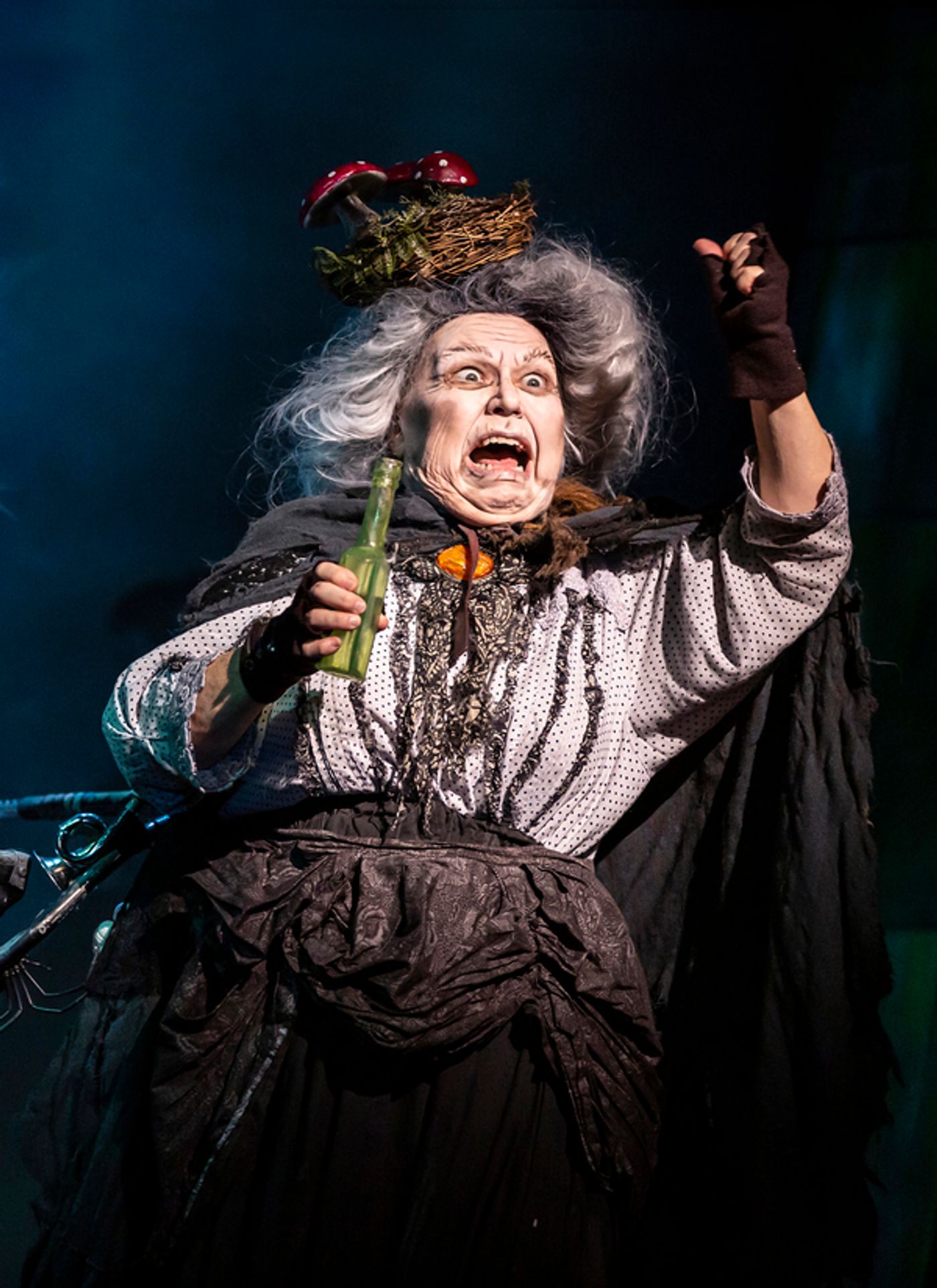 Photos: First Look at the UK and Ireland Tour of THE ADDAMS FAMILY  Image
