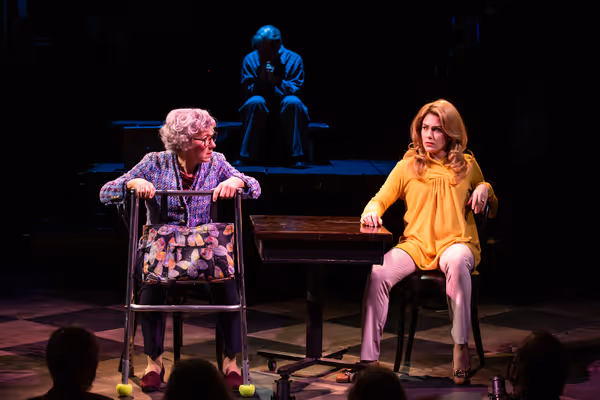 Garth Kravits and the company Photo