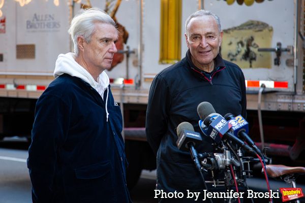 Photos: Senator Chuck Schumer Joins David Byrne for a Bike Ride to AMERICAN UTOPIA — photo 11 of 16