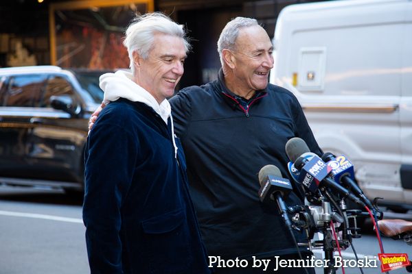 Photos: Senator Chuck Schumer Joins David Byrne for a Bike Ride to AMERICAN UTOPIA — photo 14 of 16