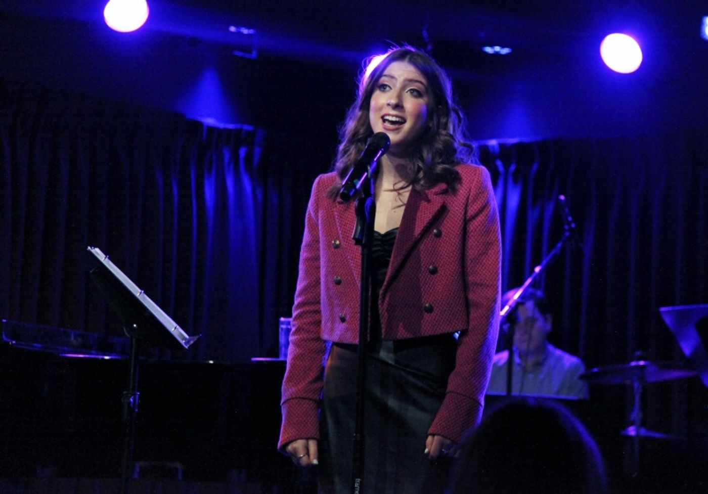 Review: Ayla Schwartz Learns Her Lesson in EVERYTHING I LEARNED I LEARNED BY GROWING TWO INCHES At The Green Room 42 Review: Ayla Schwartz Learns Her Lesson in EVERYTHING I LEARNED I LEARNED BY GROWING TWO INCHES At The Green Room 42 Image