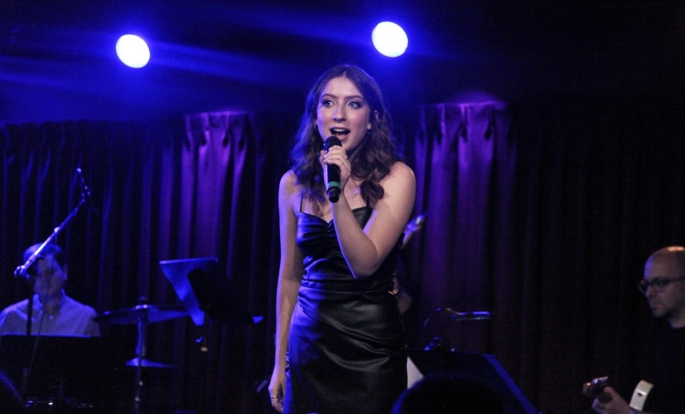 Review: Ayla Schwartz Learns Her Lesson in EVERYTHING I LEARNED I LEARNED BY GROWING TWO INCHES At The Green Room 42 Review: Ayla Schwartz Learns Her Lesson in EVERYTHING I LEARNED I LEARNED BY GROWING TWO INCHES At The Green Room 42 Image