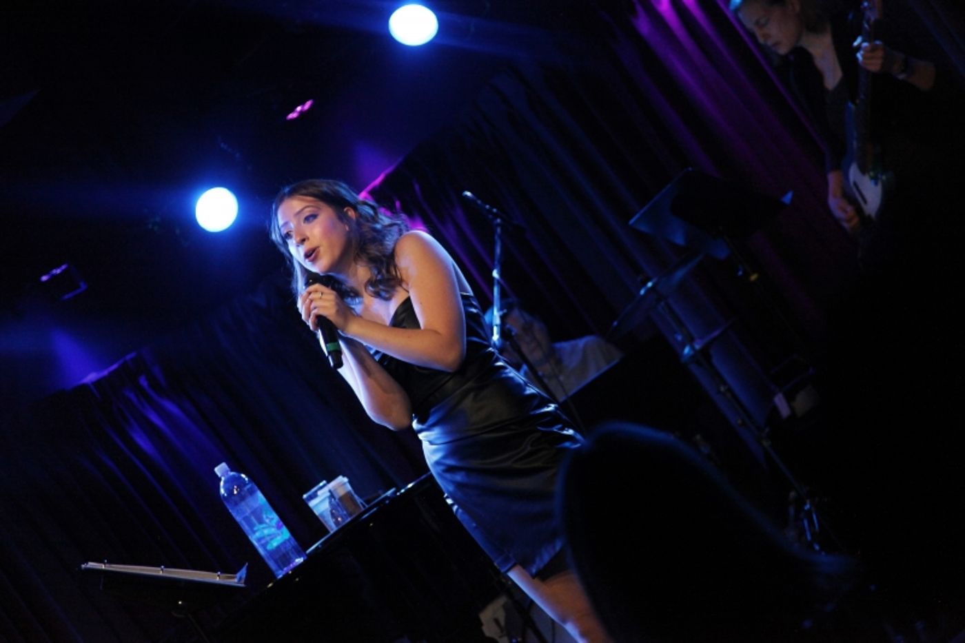 Review: Ayla Schwartz Learns Her Lesson in EVERYTHING I LEARNED I LEARNED BY GROWING TWO INCHES At The Green Room 42 Review: Ayla Schwartz Learns Her Lesson in EVERYTHING I LEARNED I LEARNED BY GROWING TWO INCHES At The Green Room 42 Image