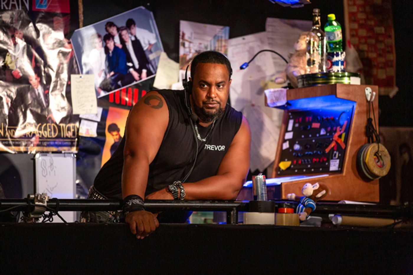 Photos: First Look at the New Cast of THE PLAY THAT GOES WRONG  Image