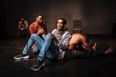 Will Atiomo,  Razak Osman
 Photo