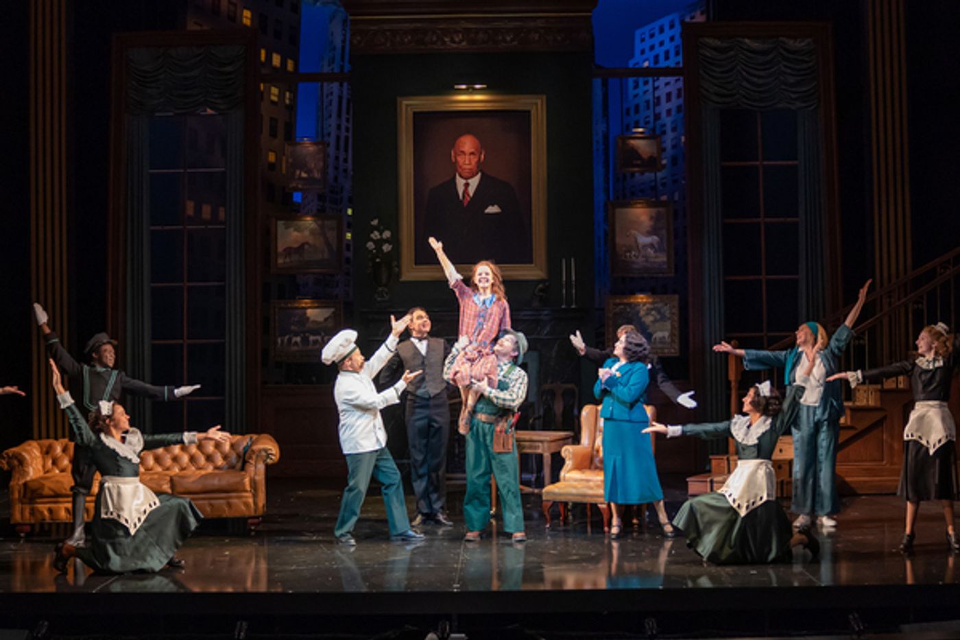 Photos: First Look at ANNIE At Children's Theatre Company  Image
