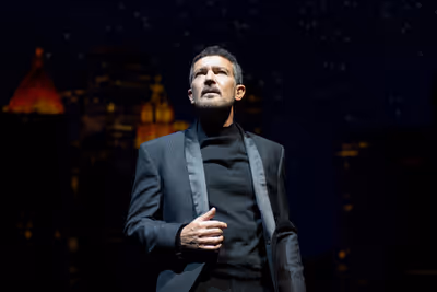 Antonio Banderas y el reparto de COMPANY Photo
