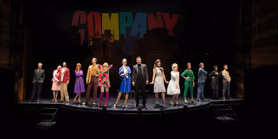 Antonio Banderas y el reparto de COMPANY Photo