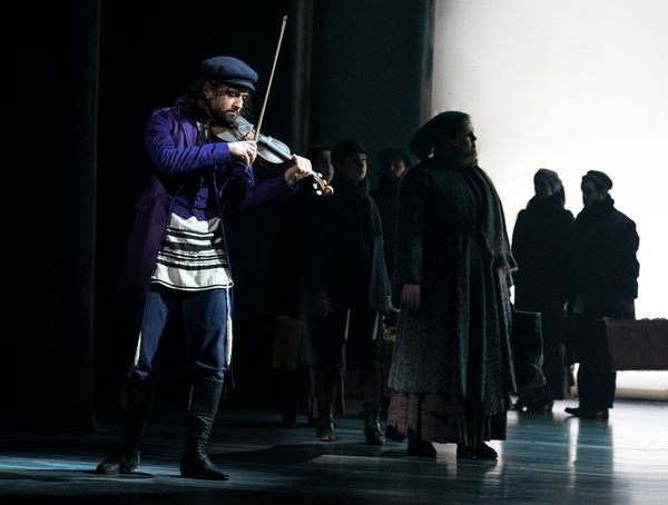 Photos: First Look at the FIDDLER ON THE ROOF National Tour — photo 1 of 17