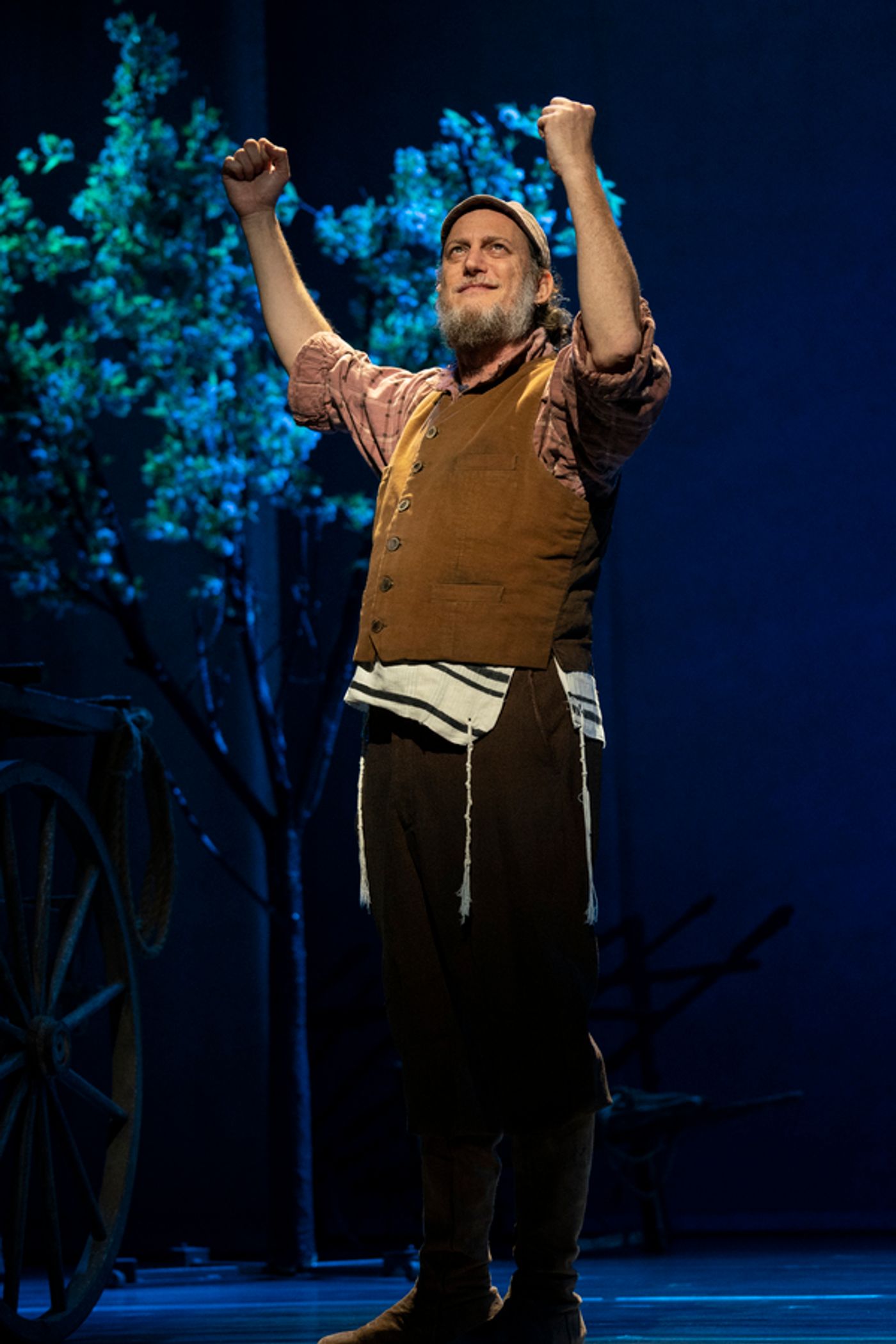 Photos: First Look at the FIDDLER ON THE ROOF National Tour  Image