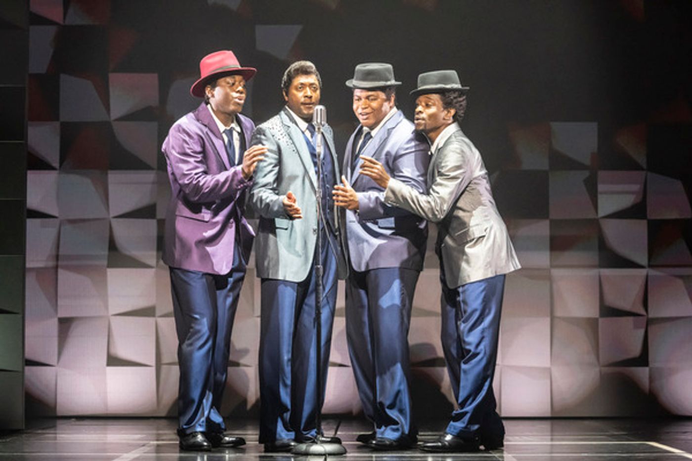 Photos: First Look at THE DRIFTERS GIRL at The Garrick Theatre  Image