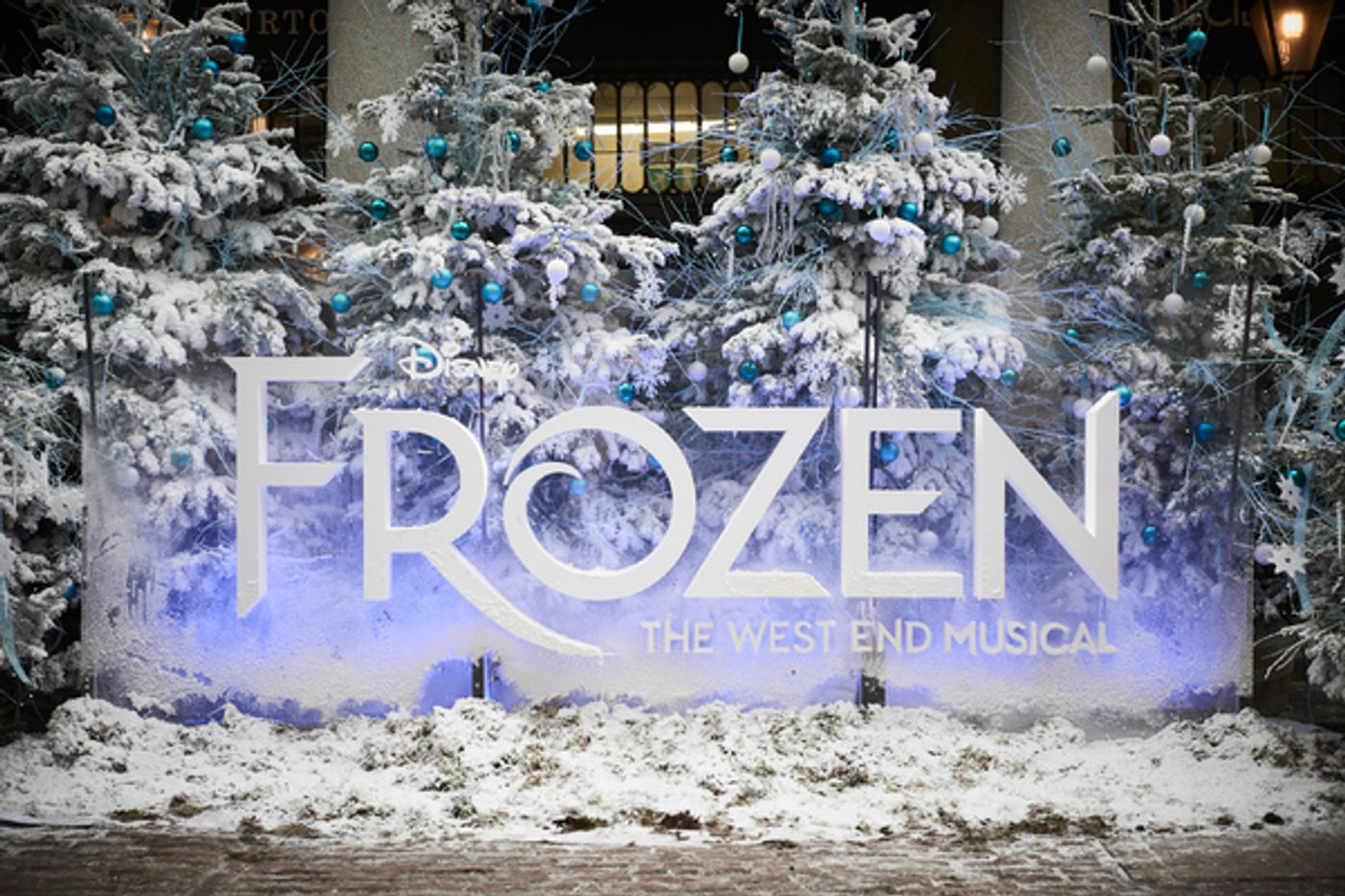 Photos: FROZEN and its Stars Take Over Covent Garden  Image