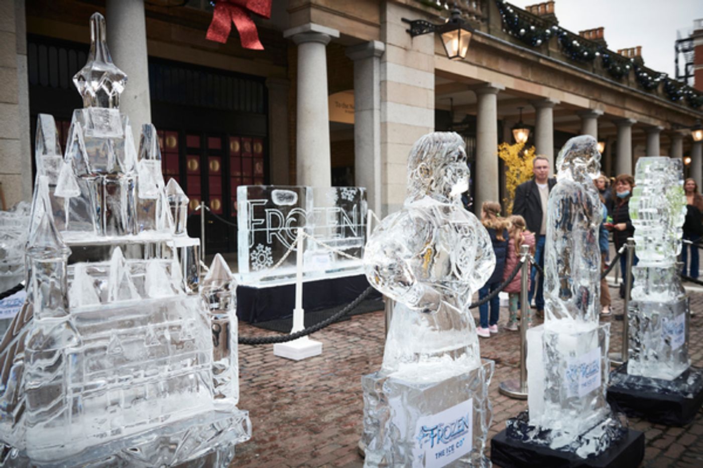 Photos: FROZEN and its Stars Take Over Covent Garden  Image