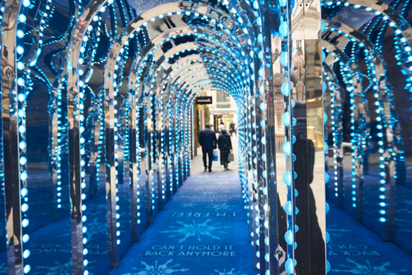 Photos: FROZEN and its Stars Take Over Covent Garden  Image