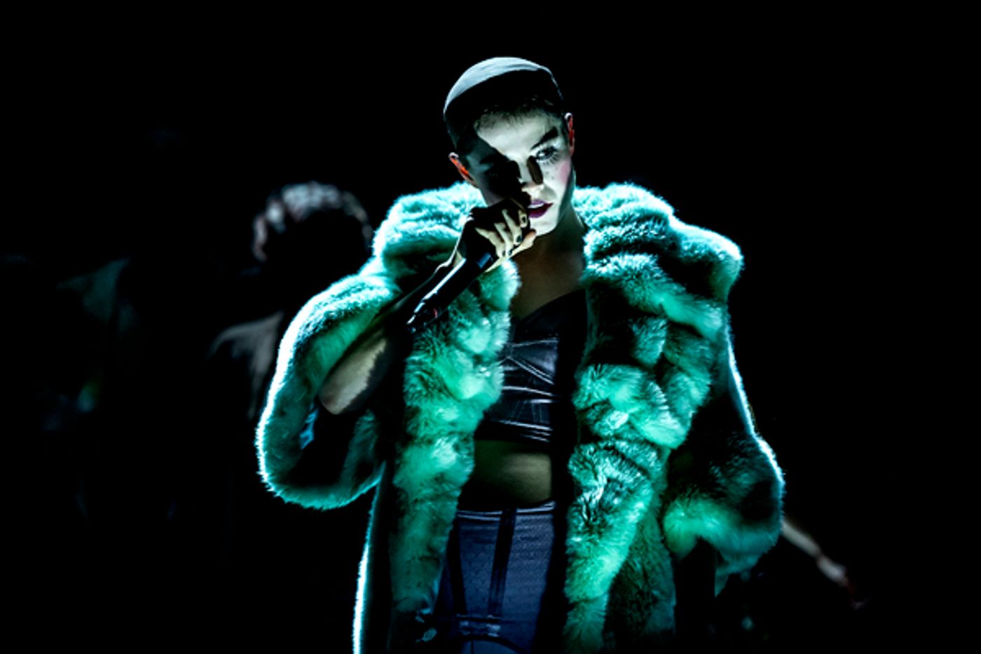 Photos: First Look at Eddie Redmayne, Jessie Buckley & Omari Douglas in CABARET  Image