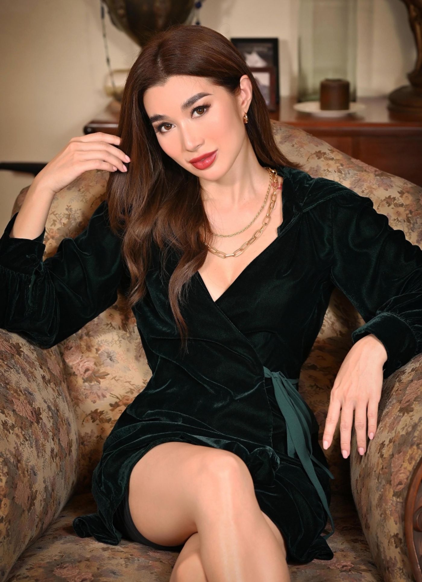 Nicole Asensio Teases New Song CHRISTMAS WITHOUT YOU  Image