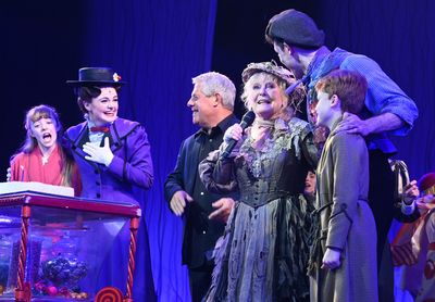 Maddison Thew, Lucie-Mae Sumner, Sir Cameron Mackintosh, Petula Clark, Charlie Stemp  Photo