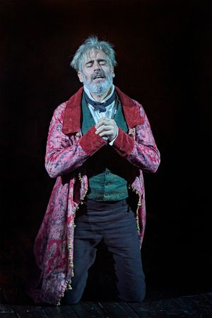 Stephen Mangan Photo