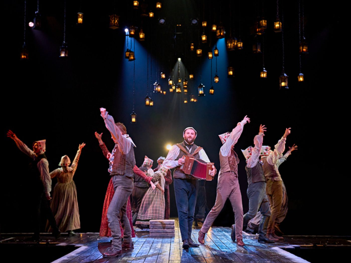 Photos: First Look at Stephen Mangan & More in A CHRISTMAS CAROL at The Old Vic  Image