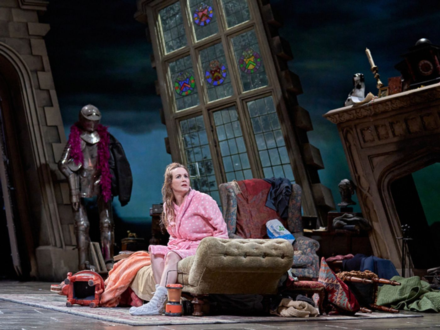 Photos: See Shaun Evans, Nancy Carroll & More in MANOR at the National Theatre  Image