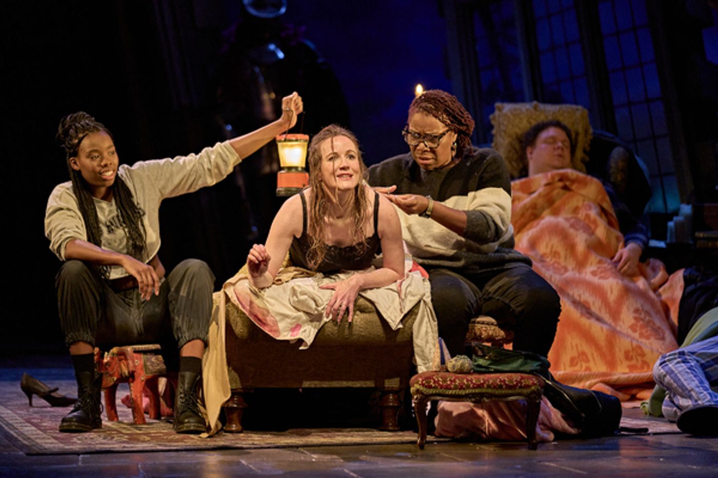 Photos: See Shaun Evans, Nancy Carroll & More in MANOR at the National Theatre  Image