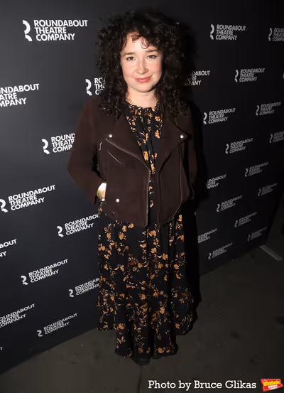 Sarah Steele Photo
