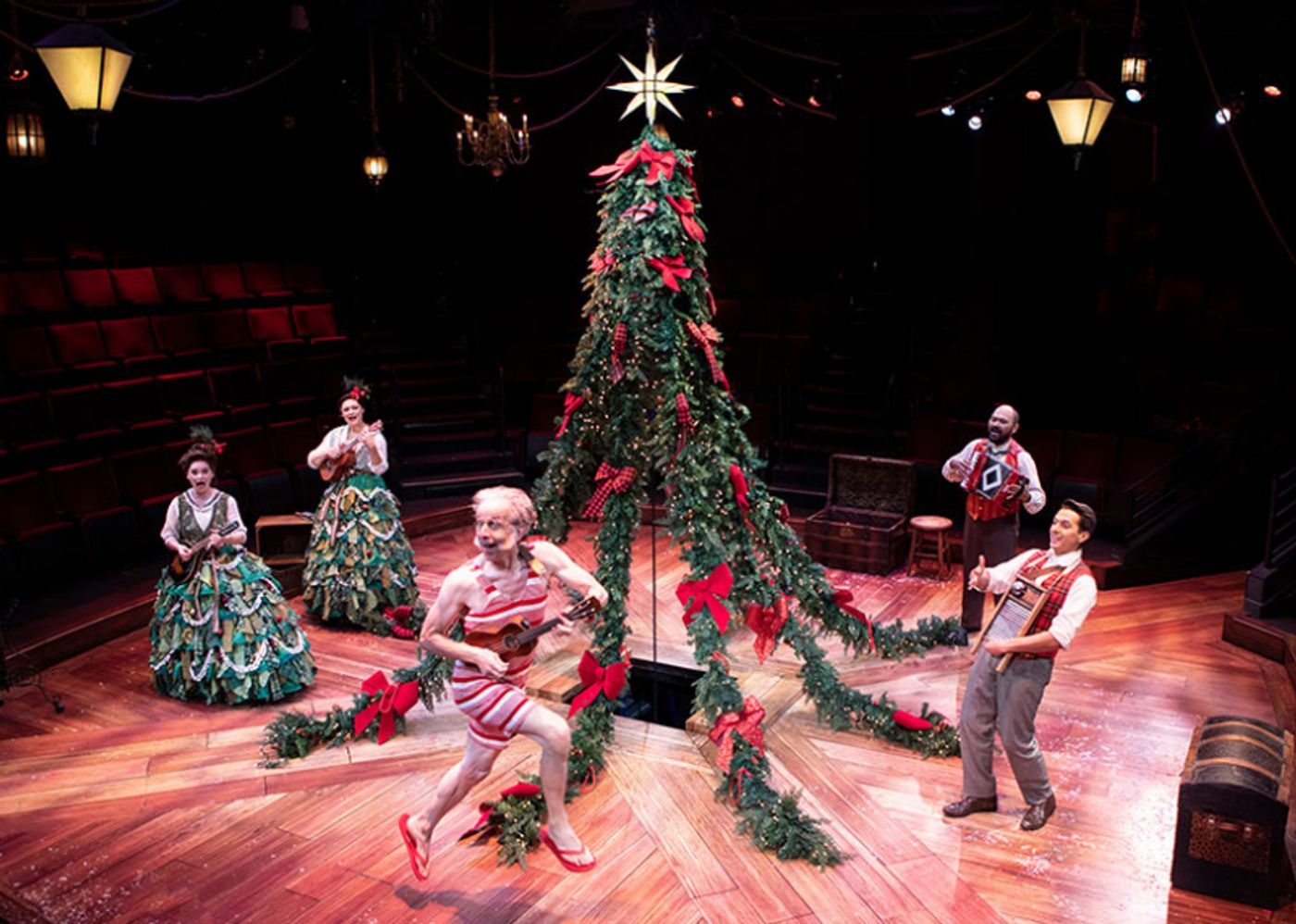 Interview: Bill Buell talks about bringing EBENEZER SCROOGE'S BIG SAN DIEGO CHRISTMAS SHOW to life at The Old Globe  Image