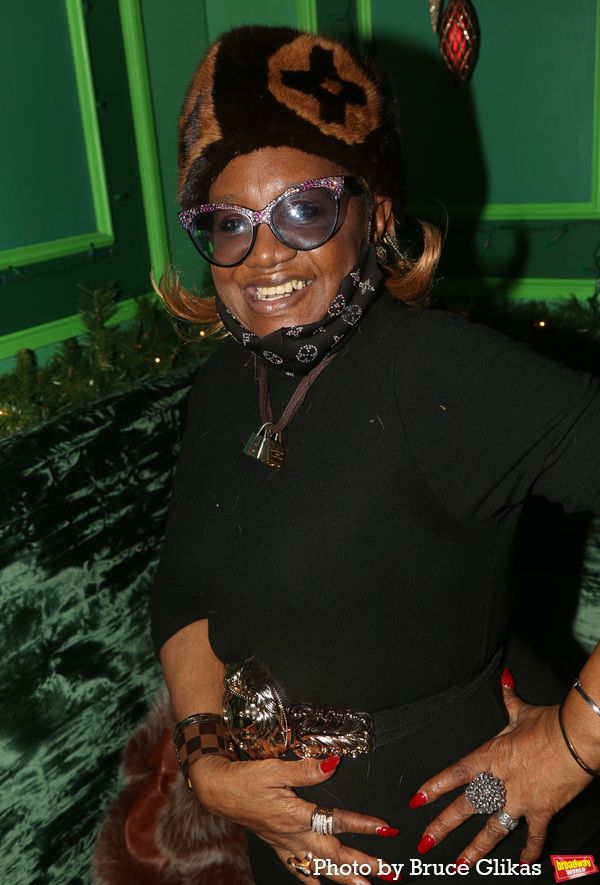 Photos: Go Inside Reopening Night of IMMERSIVE VAN GOGH at Pier 36 — photo 15 of 41