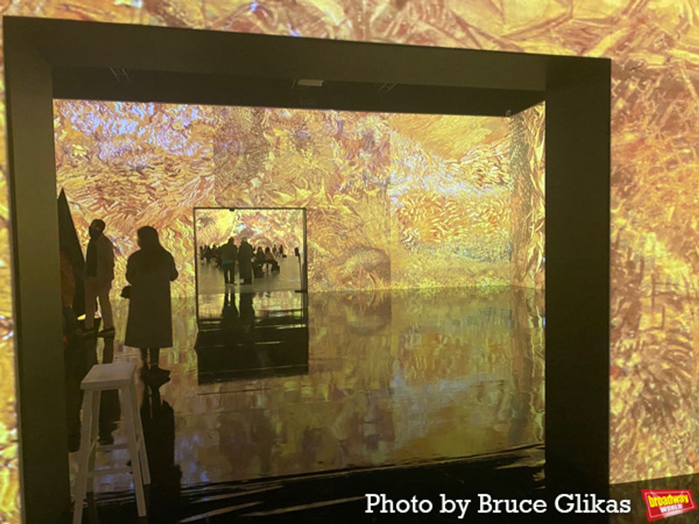 Photos: Go Inside Reopening Night of IMMERSIVE VAN GOGH at Pier 36  Image