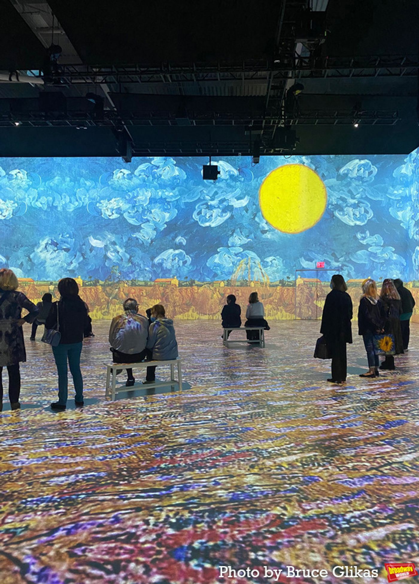 Photos: Go Inside Reopening Night of IMMERSIVE VAN GOGH at Pier 36  Image