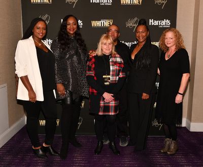 LAS VEGAS, NEVADA - NOVEMBER 14: Sony publicist Gabby Gibb, Pat Houston, Lynne Volkma Photo